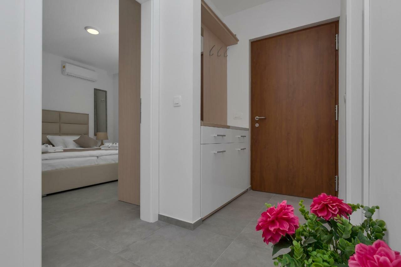 Villa Violet With Salt Water Pool Makarska Exterior foto